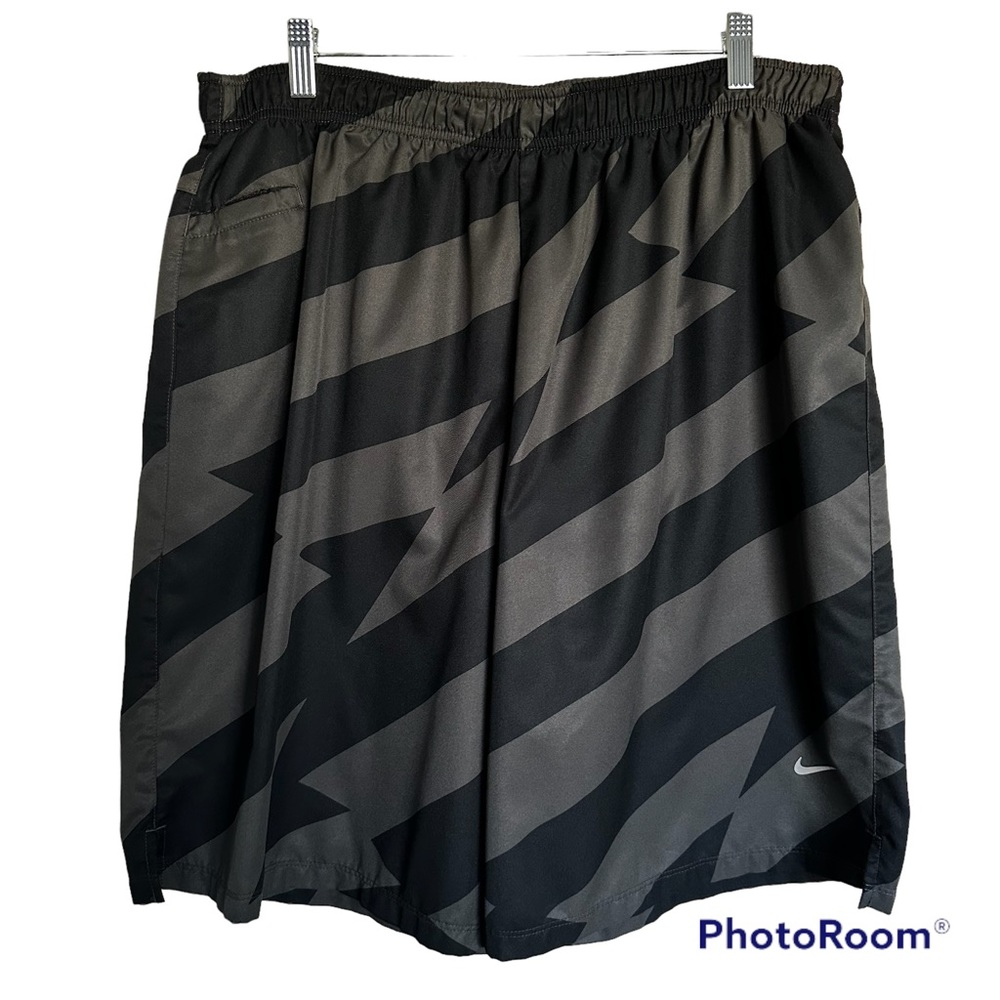 Nike Dri-Fit Men's Training Shorts in Black Grey